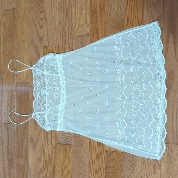 Victoria Secret - Picture 1 of 2